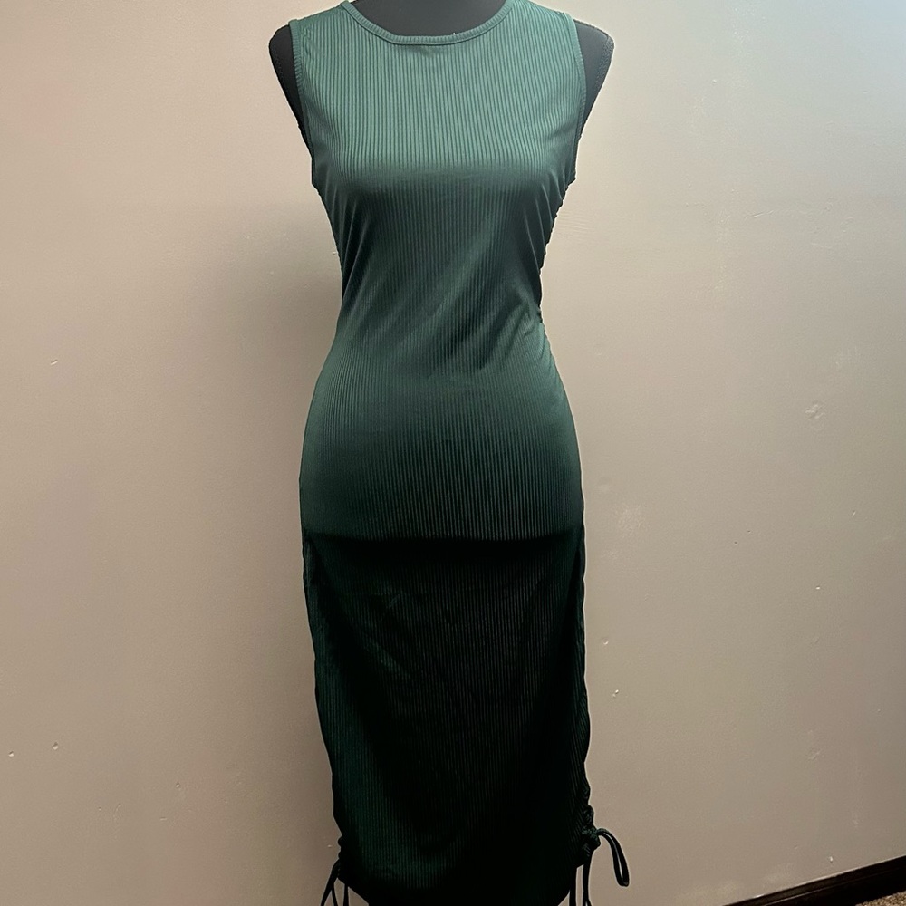 Elegant Green Sleeveless Dress